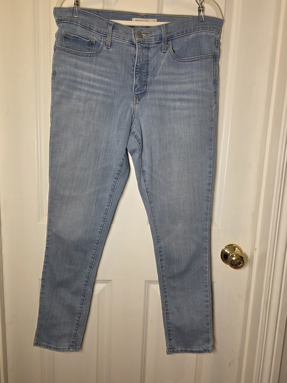 Levi's Women's Light Wash Skinny Jeans - Stretch Denim